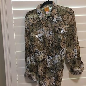 🌸Beautiful floral Fall Colored blouse.